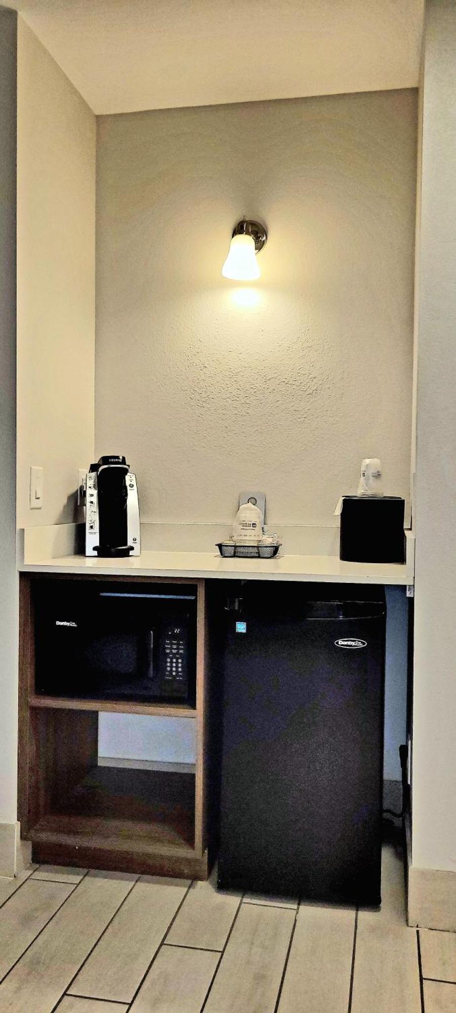 Hotel Western Desert View Inn&suites 3*