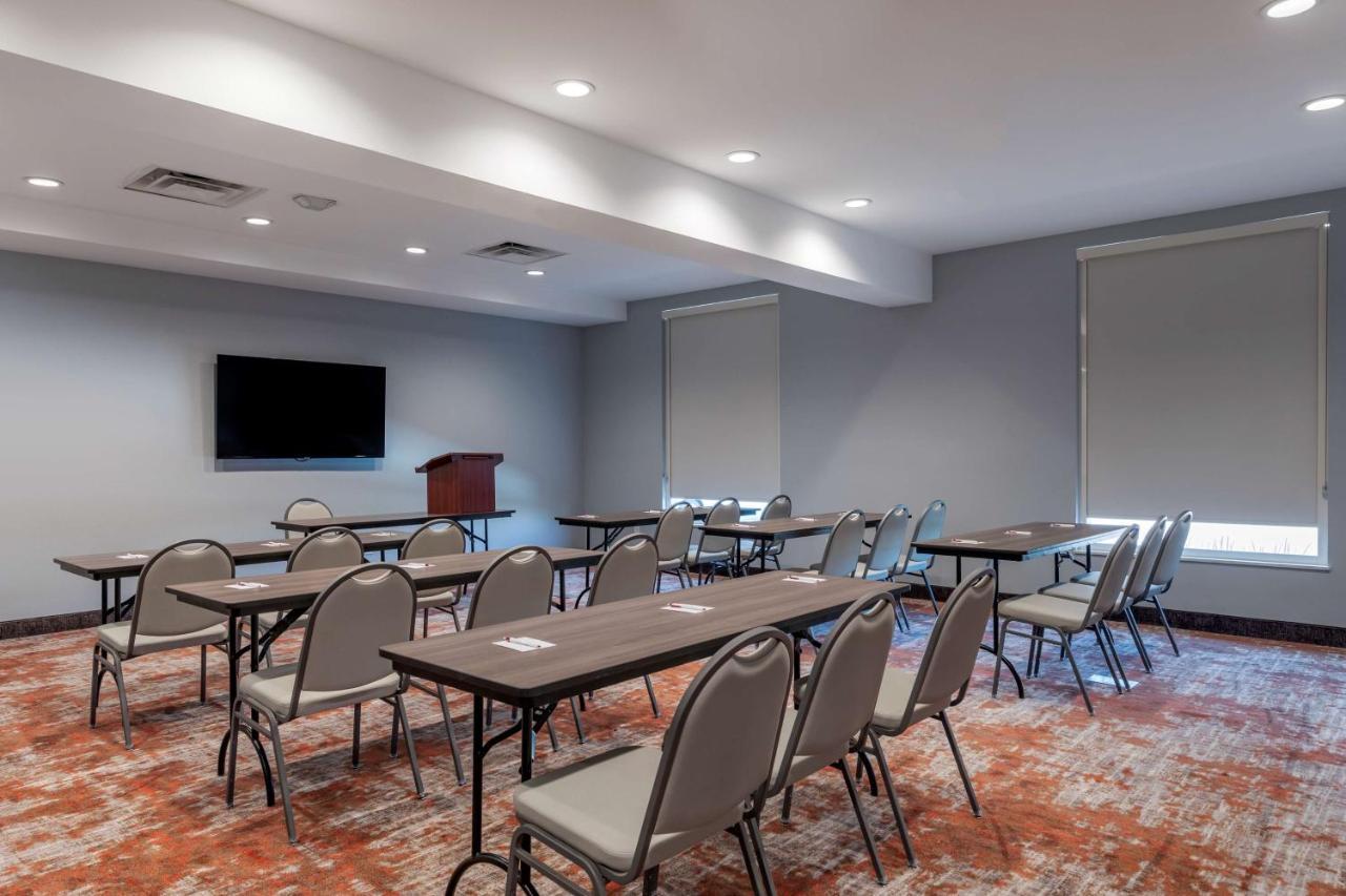 Western Desert View Inn&suites Hotel 3*